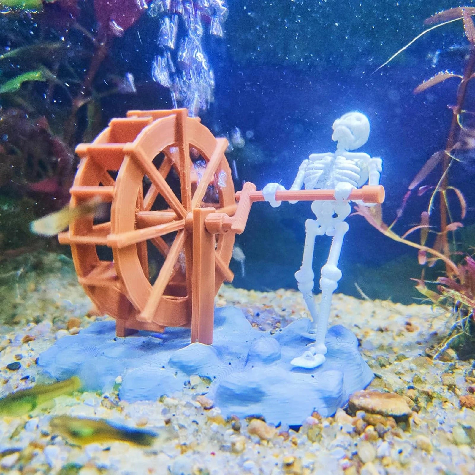 Skeleton Waterwheel Creative Underwater Landscape Skeleton Decor Pneumatic Rotatable Animated Skeletons Statue for Aquarium Tank